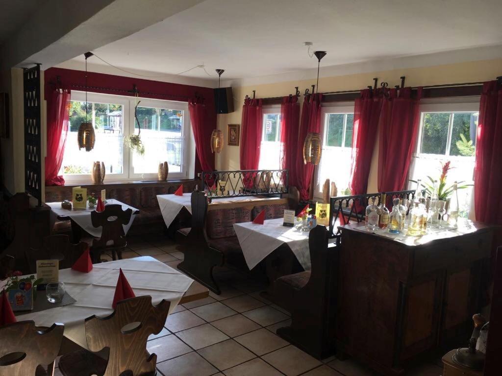 Zum Weissen Ross Hotel Nidda Ngoại thất bức ảnh